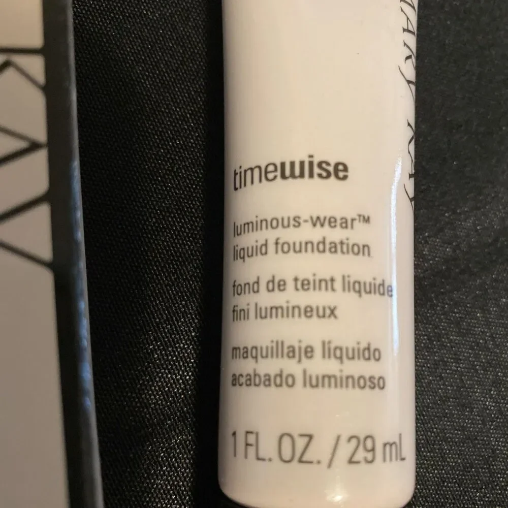 Mary Kay Timewise Luminous Foundation Bronze 4